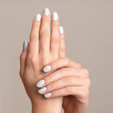 Mesauda Gelegant 101 WHITE smalto semipermanente applicato su unghie mano colore bianco