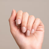 Mesauda Gelegant 207 LADY smalto semipermanente applicato su unghie mano colore rosa