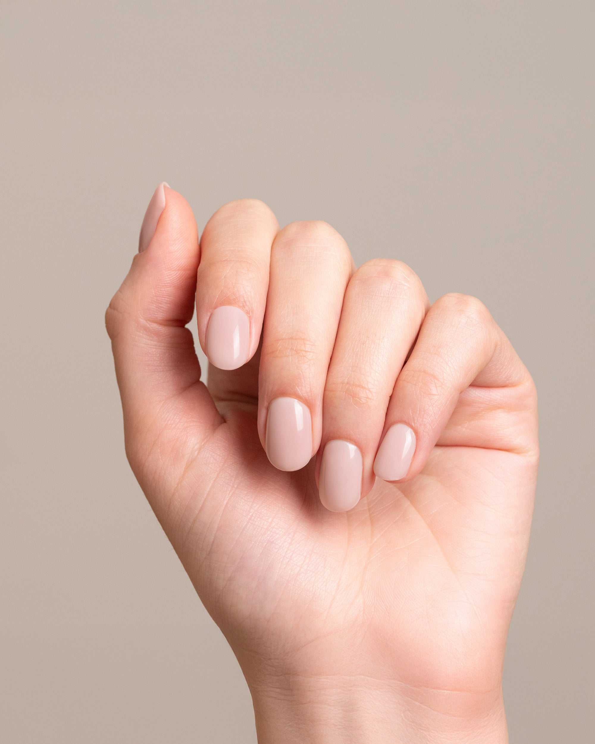 Mesauda Gelegant 207 LADY smalto semipermanente applicato su unghie mano colore rosa