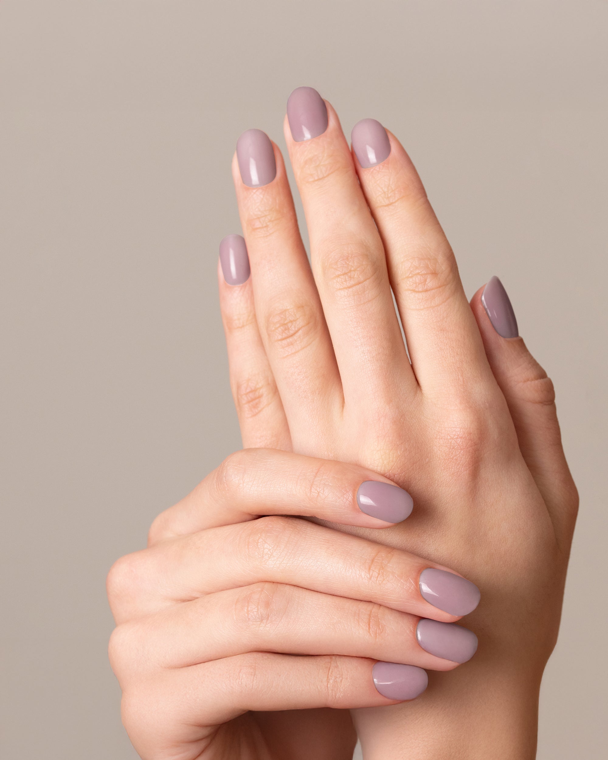 Mesauda Gelegant 312 ANGORA smalto semipermanente applicato su unghie mano colore rosa antico