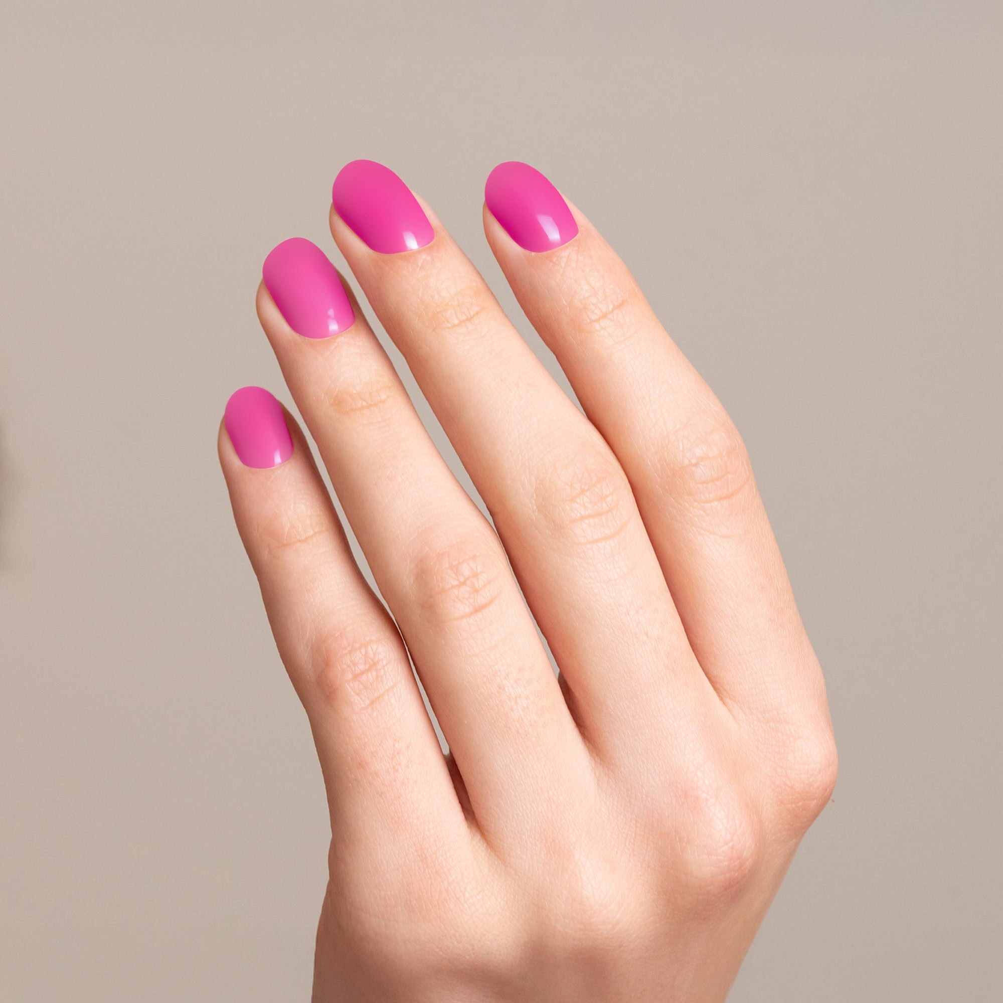 Mesauda Gelegant 404 UNFORGETTABLE smalto semipermanente applicato su unghie mano colore rosa intenso