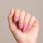 Mesauda Gelegant 407 BUBBLE GUM smalto semipermanente applicato su unghie mano colore rosa intenso