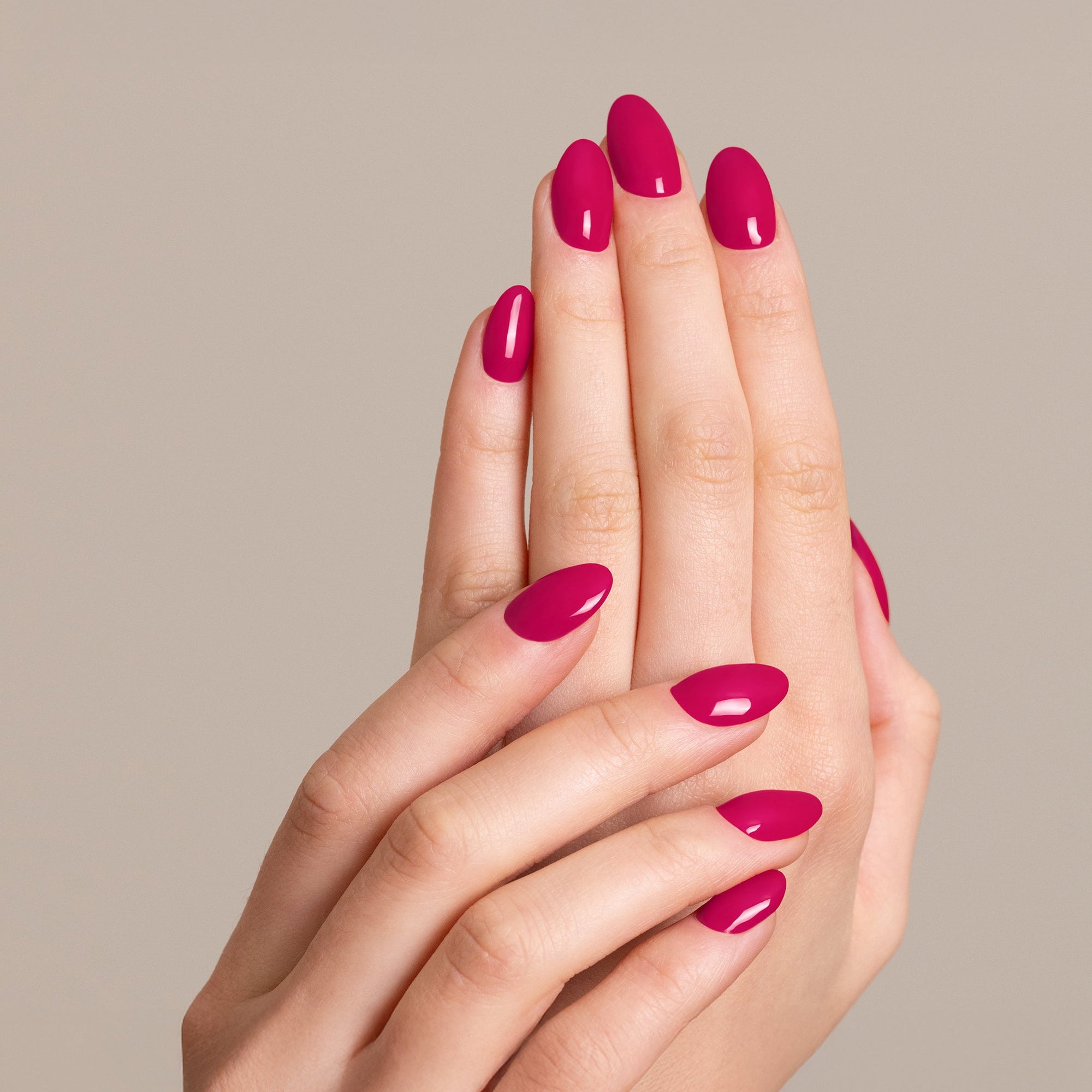 Mesauda Gelegant 501 RASPBERRY smalto semipermanente applicato su unghie mano colore rosso