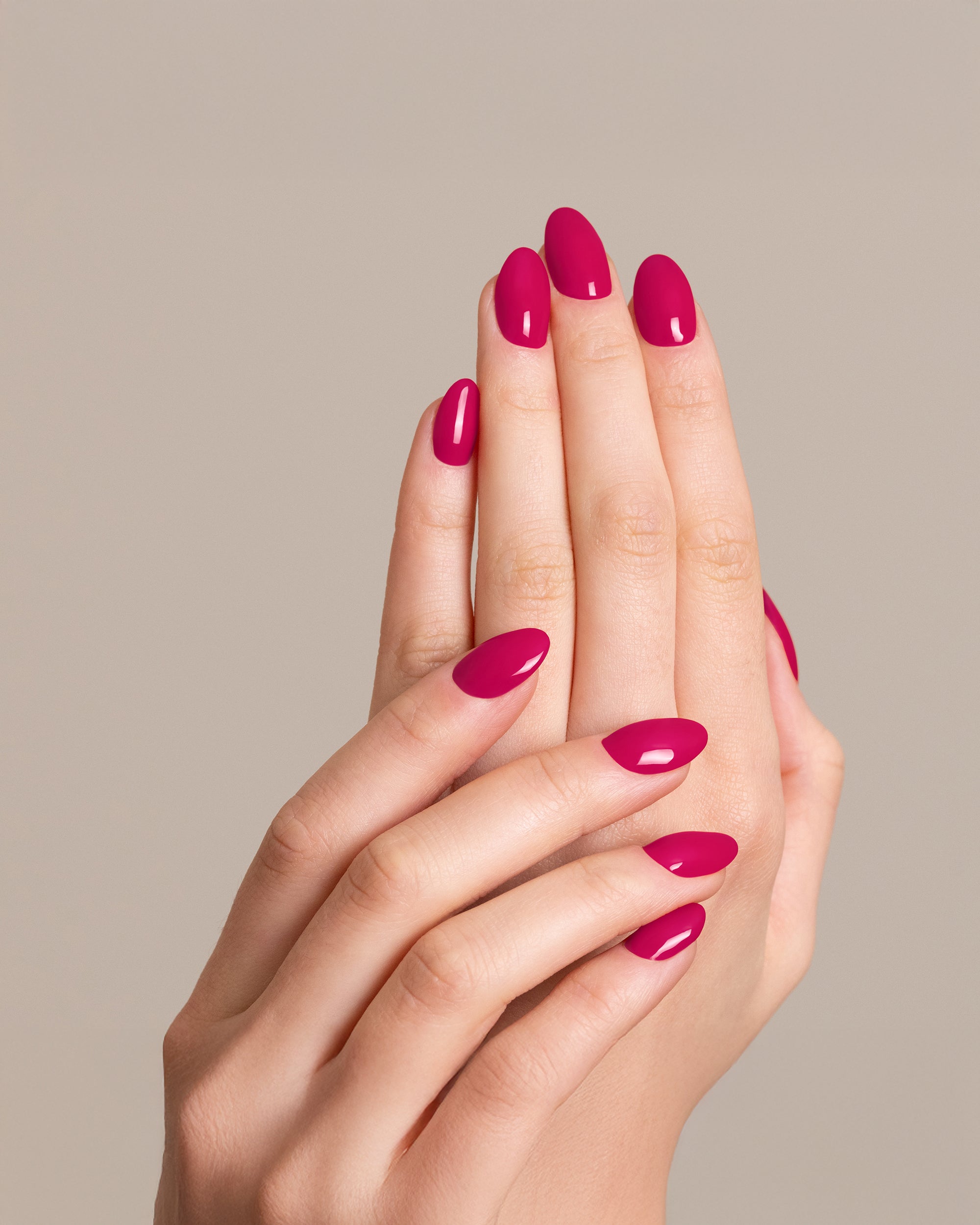 Mesauda Gelegant 501 RASPBERRY smalto semipermanente applicato su unghie mano colore rosso