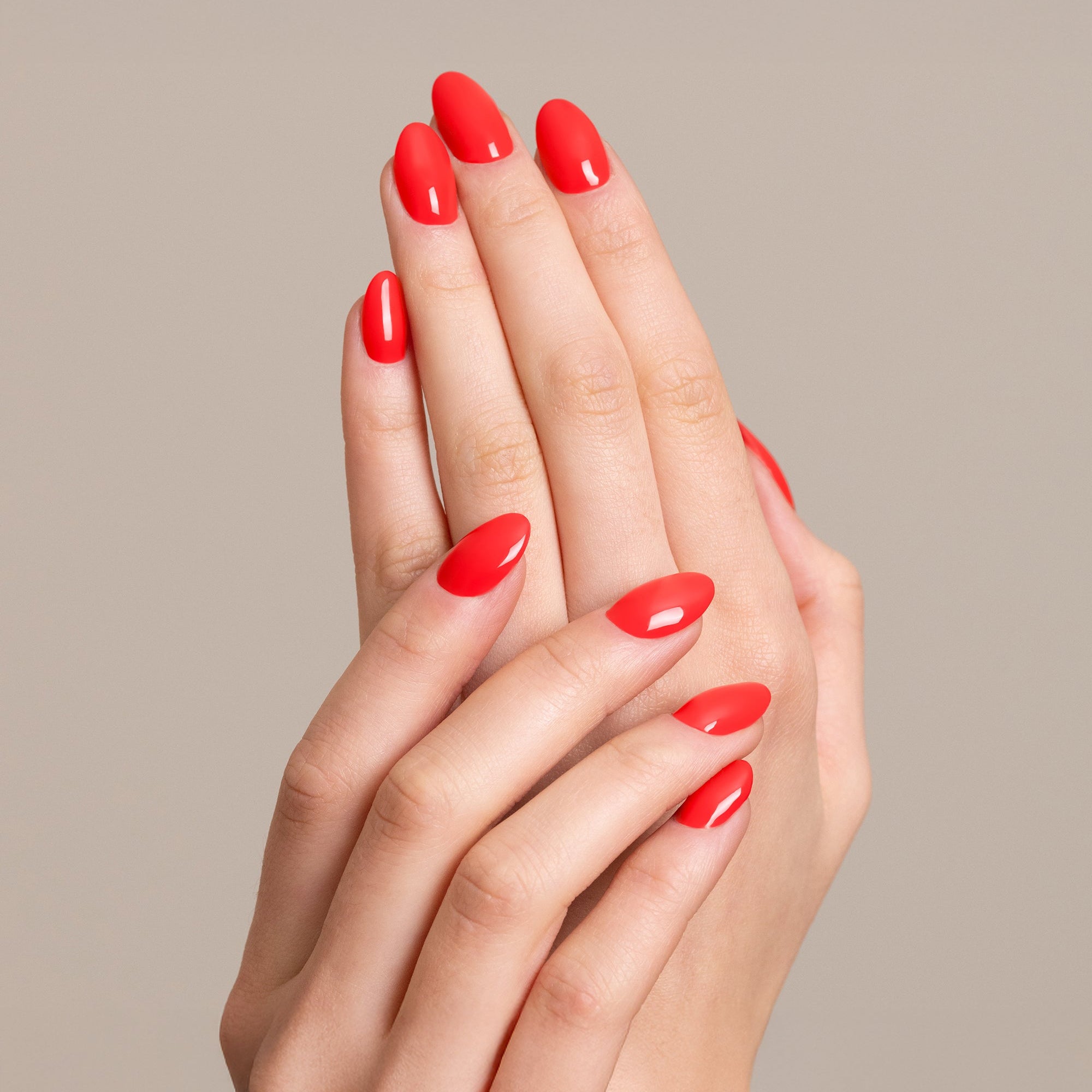 Mesauda Gelegant 508 CANCAN smalto semipermanente applicato su unghie mano colore rosso