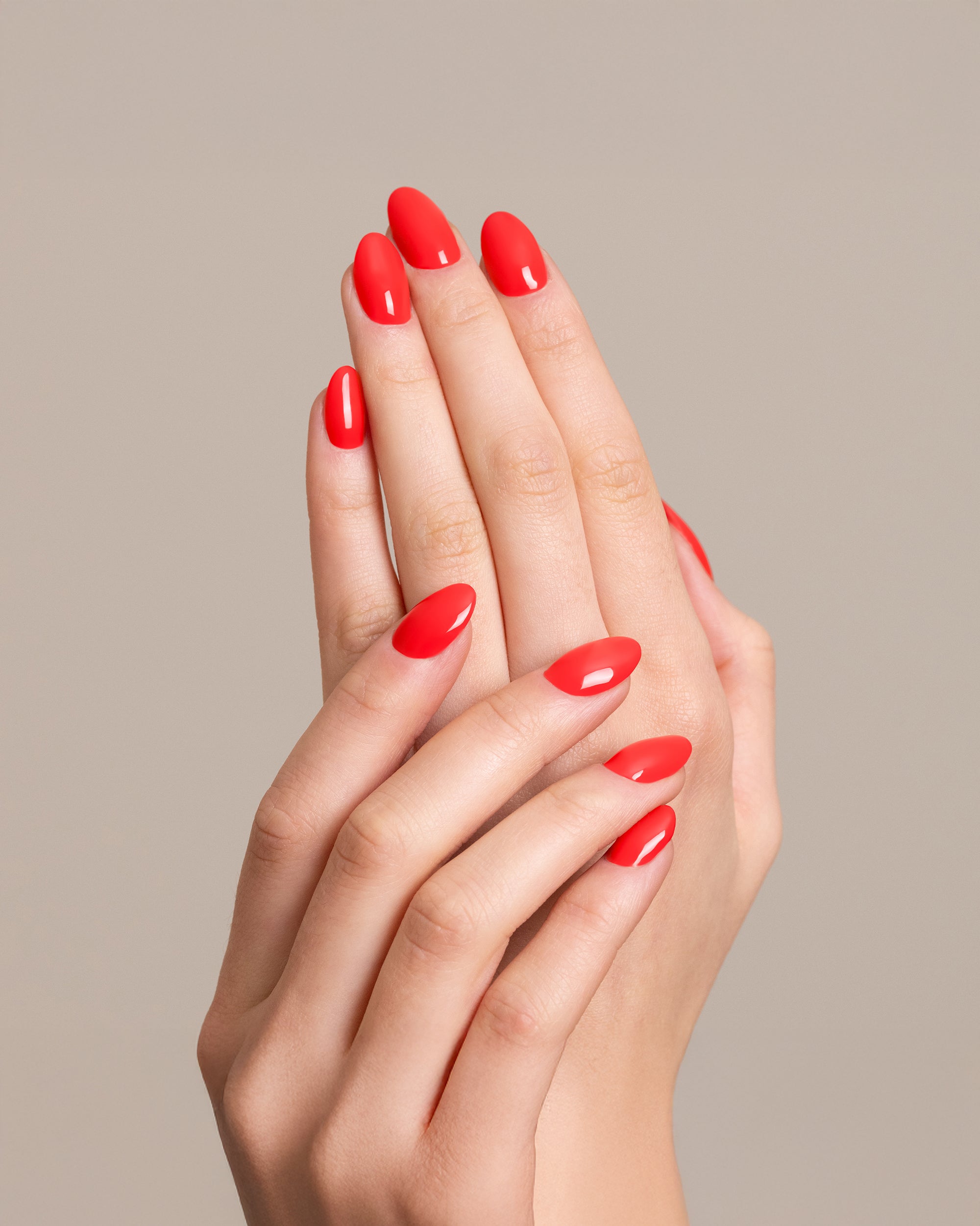 Mesauda Gelegant 508 CANCAN smalto semipermanente applicato su unghie mano colore rosso