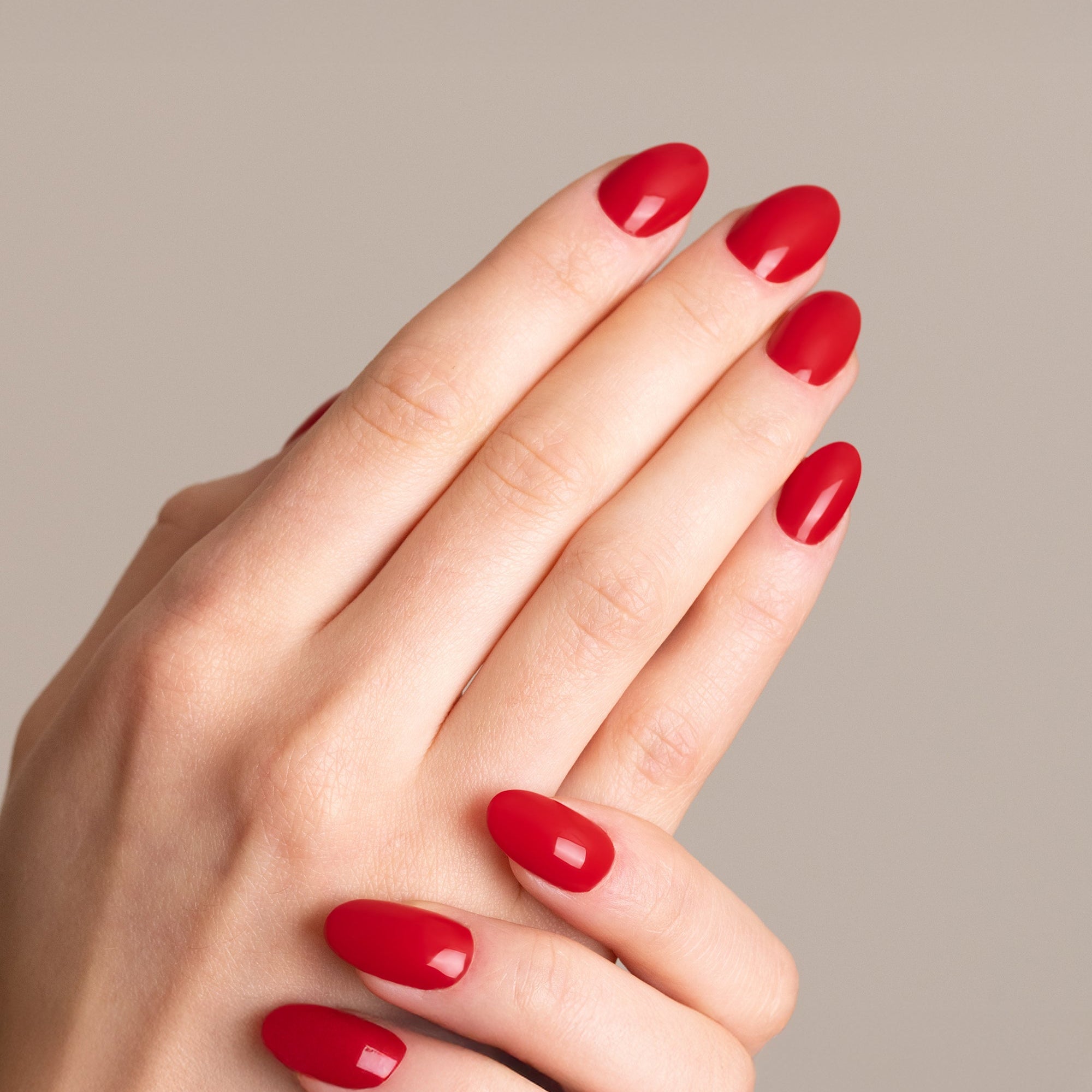 Mesauda Gelegant 511 COSMOPOLITAN smalto semipermanente applicato su unghie mano colore rosso