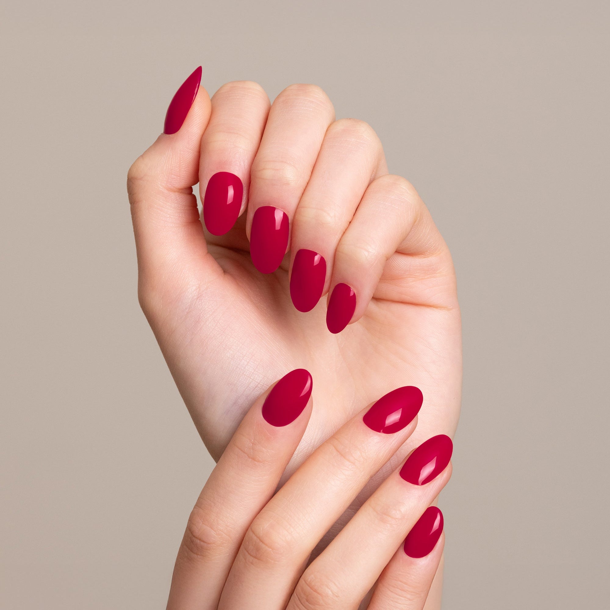 Mesauda Gelegant 602 BAD ROMANCE smalto semipermanente applicato su unghie mano colore bordeaux