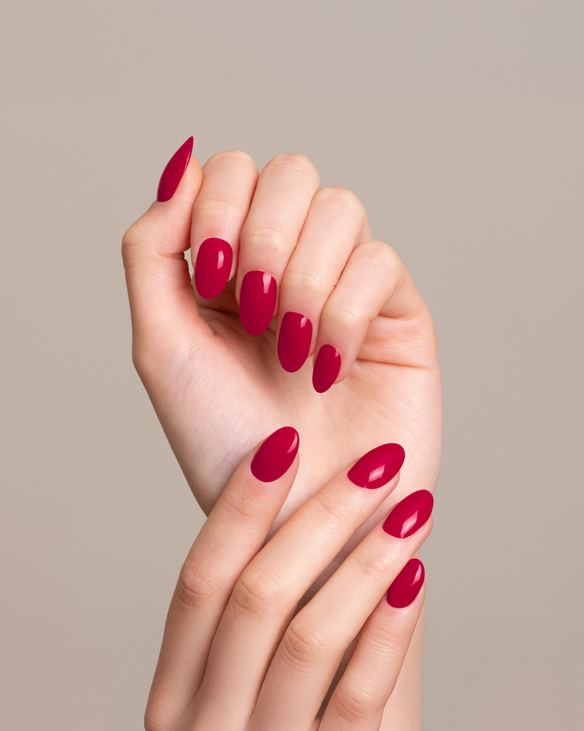 Mesauda Gelegant 602 BAD ROMANCE smalto semipermanente applicato su unghie mano colore bordeaux