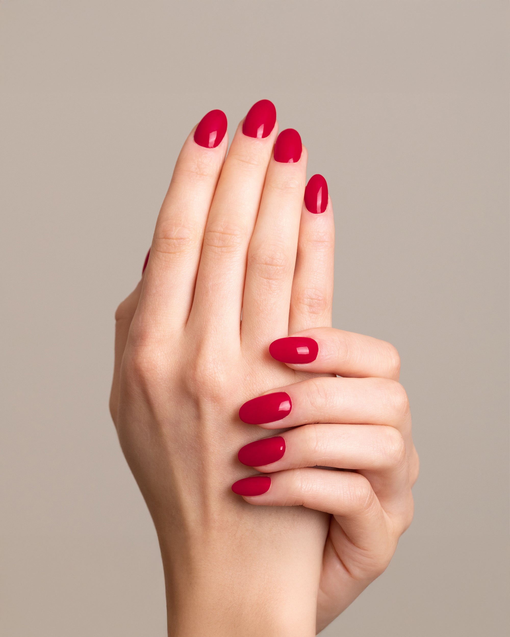 Mesauda Gelegant 603 FIL ROUGE smalto semipermanente applicato su unghie mano colore rosso