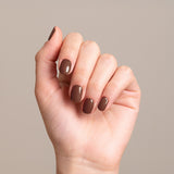 Mesauda Gelegant 806 FRECKLE smalto semipermanente applicato su unghie mano colore marrone